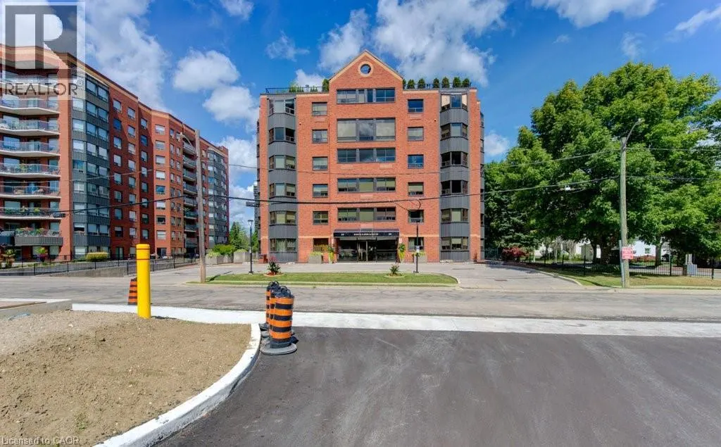 20 ELLEN Street E Unit# 405, #405