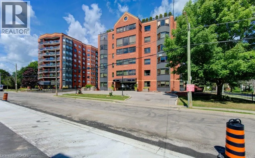 20 ELLEN Street E Unit# 405, #405