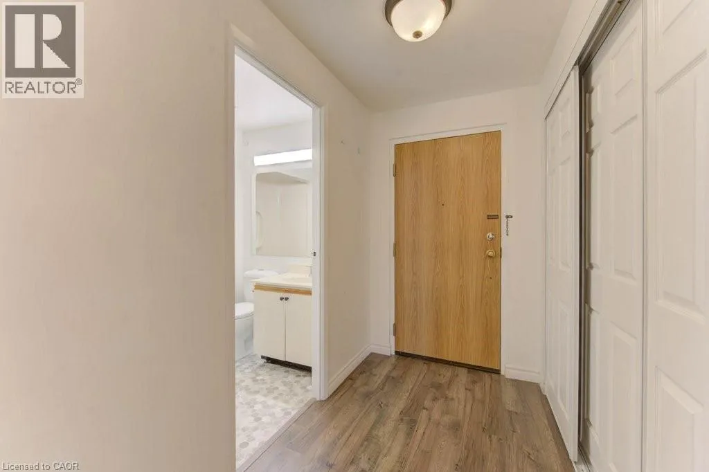 20 ELLEN Street E Unit# 405, #405