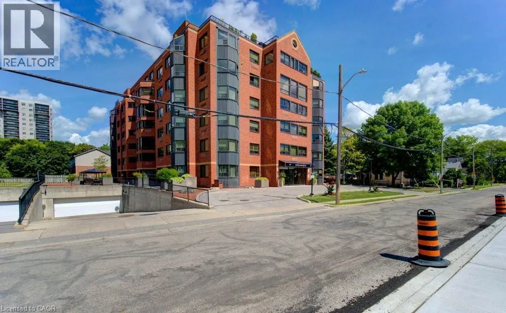 20 ELLEN Street E Unit# 405, #405