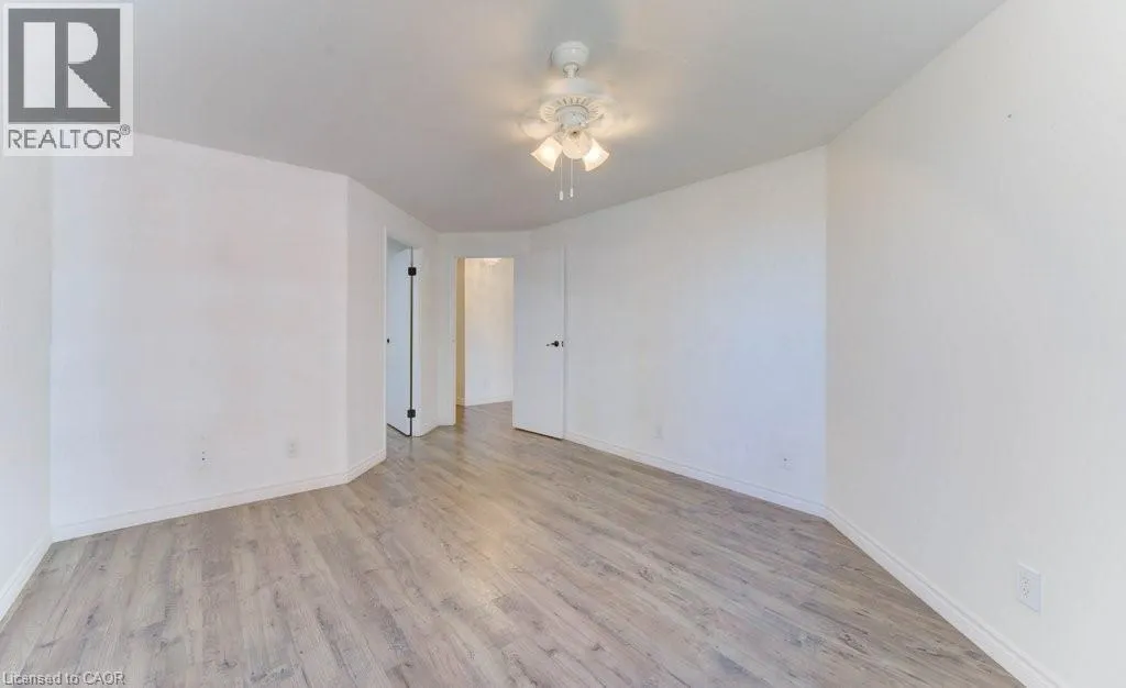 20 ELLEN Street E Unit# 405, #405