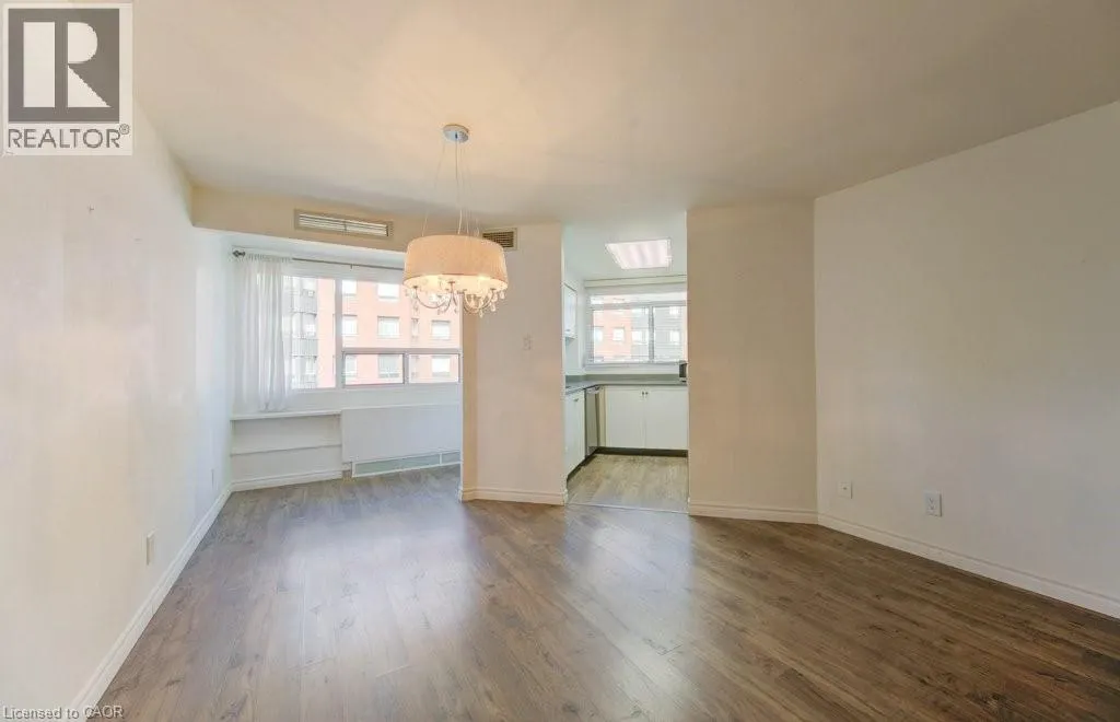 20 ELLEN Street E Unit# 405, #405