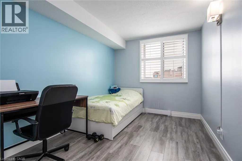 18 HOLBORN Court Unit# 611, #611