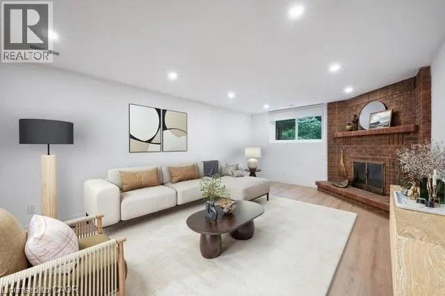 210 FOXHUNT Street