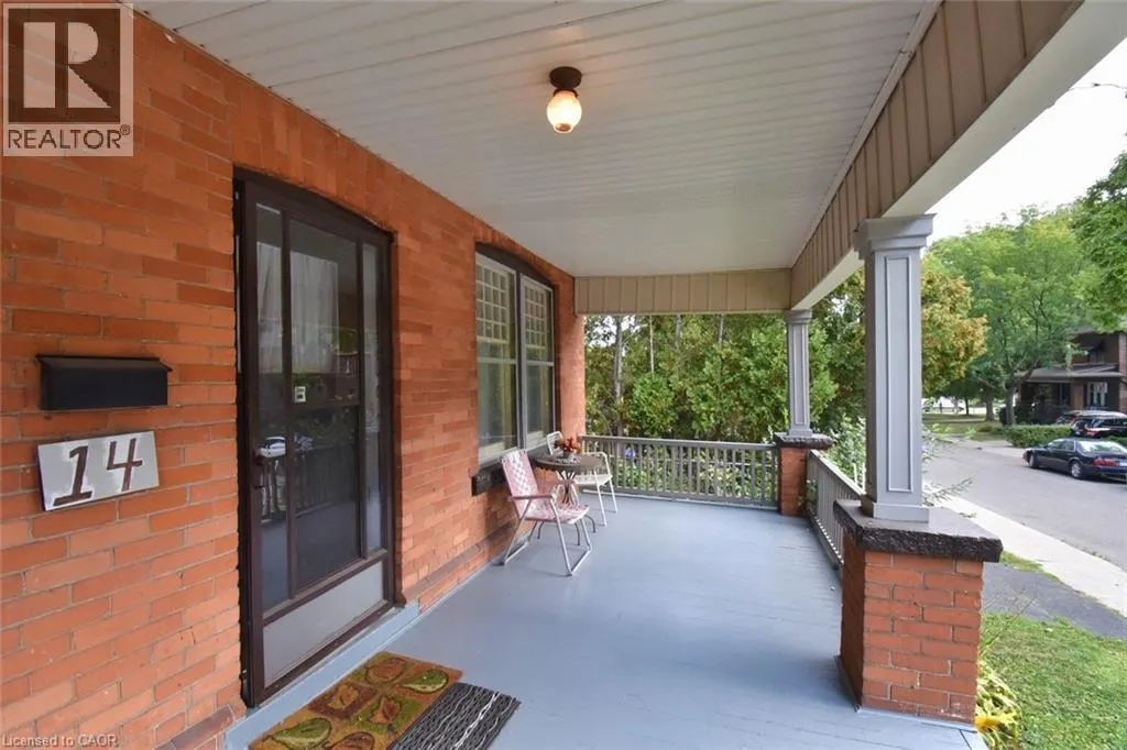 14 SPRUCESIDE Avenue