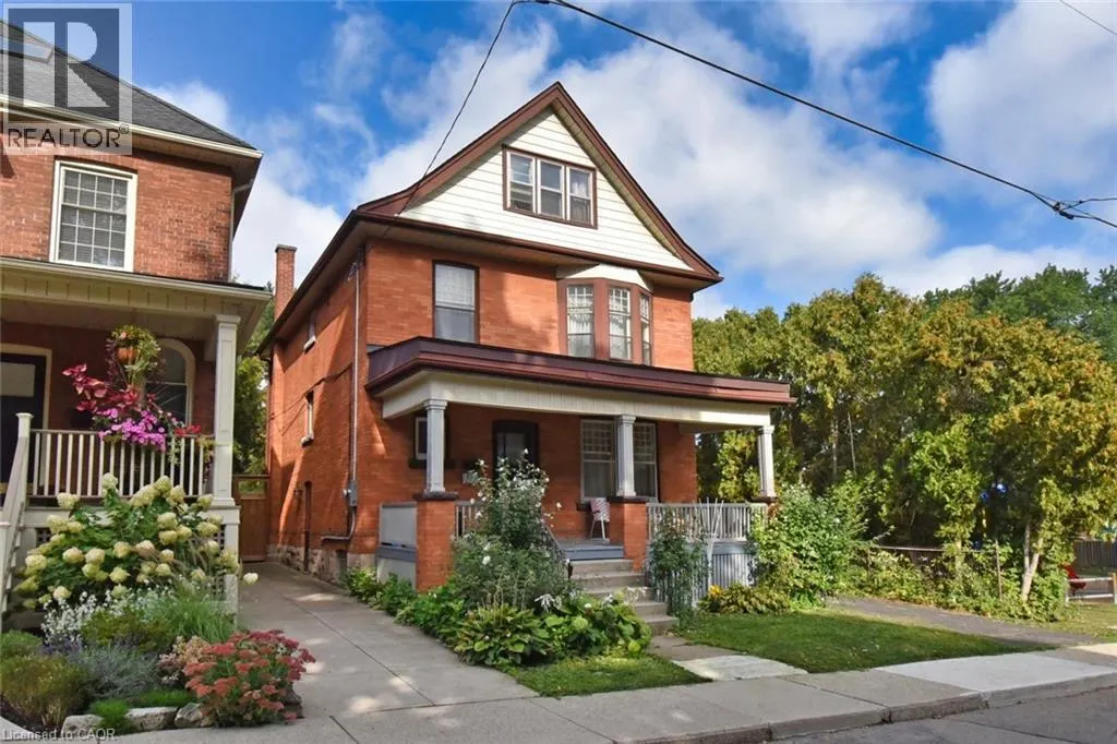 14 SPRUCESIDE Avenue