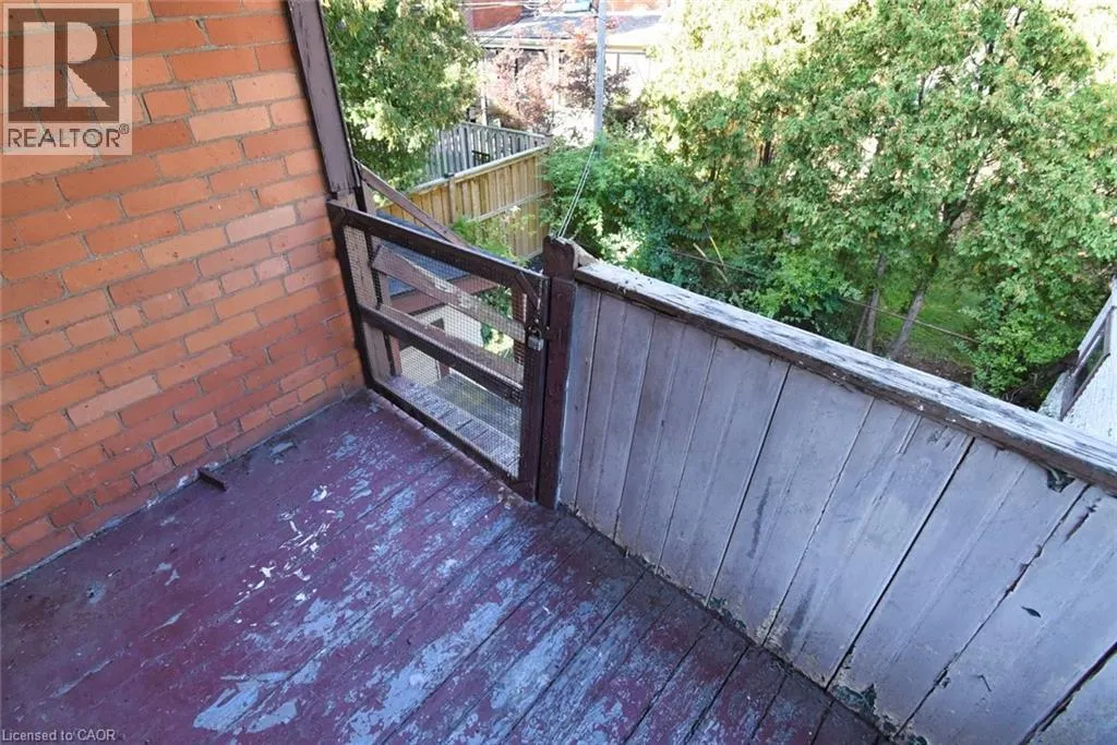 14 SPRUCESIDE Avenue