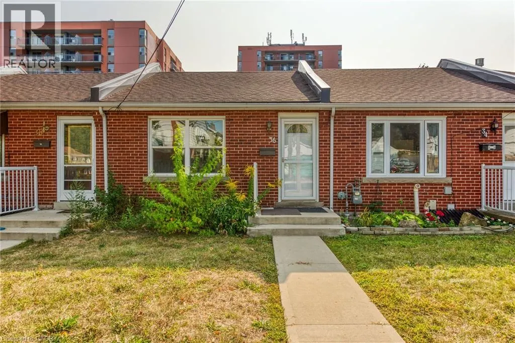 36 MACKLIN Street N