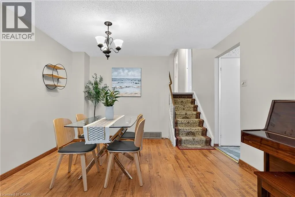 73 NORTHVIEW HEIGHTS Drive