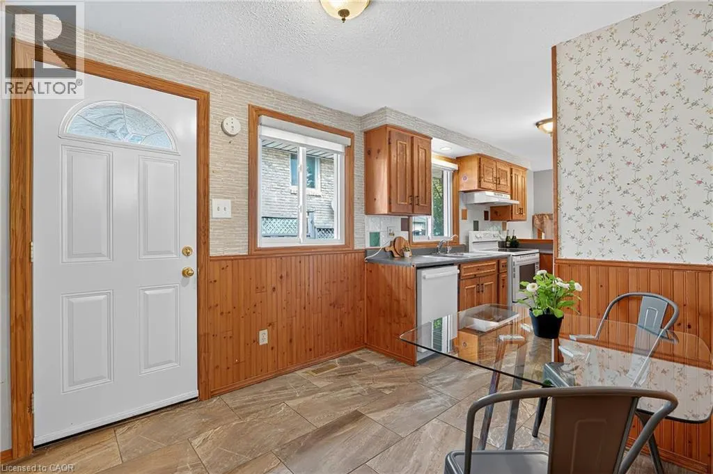 73 NORTHVIEW HEIGHTS Drive