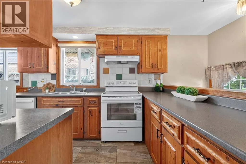 73 NORTHVIEW HEIGHTS Drive