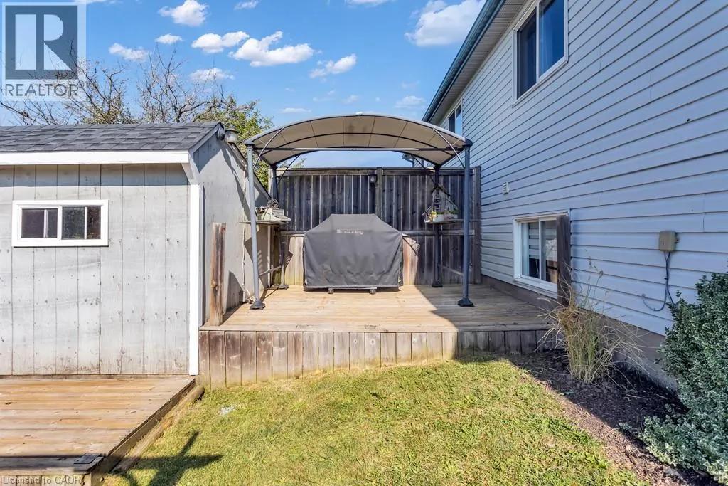 105 HOSTETLER Road