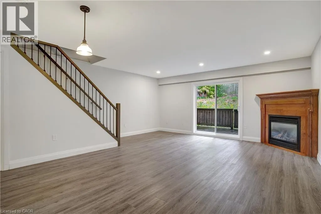 162 JANSEN Avenue Unit# 25, #25
