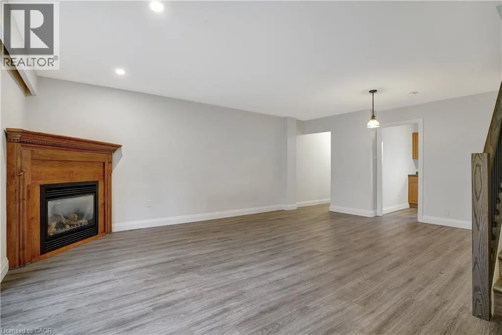 162 JANSEN Avenue Unit# 25, #25