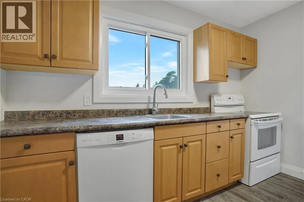 162 JANSEN Avenue Unit# 25, #25