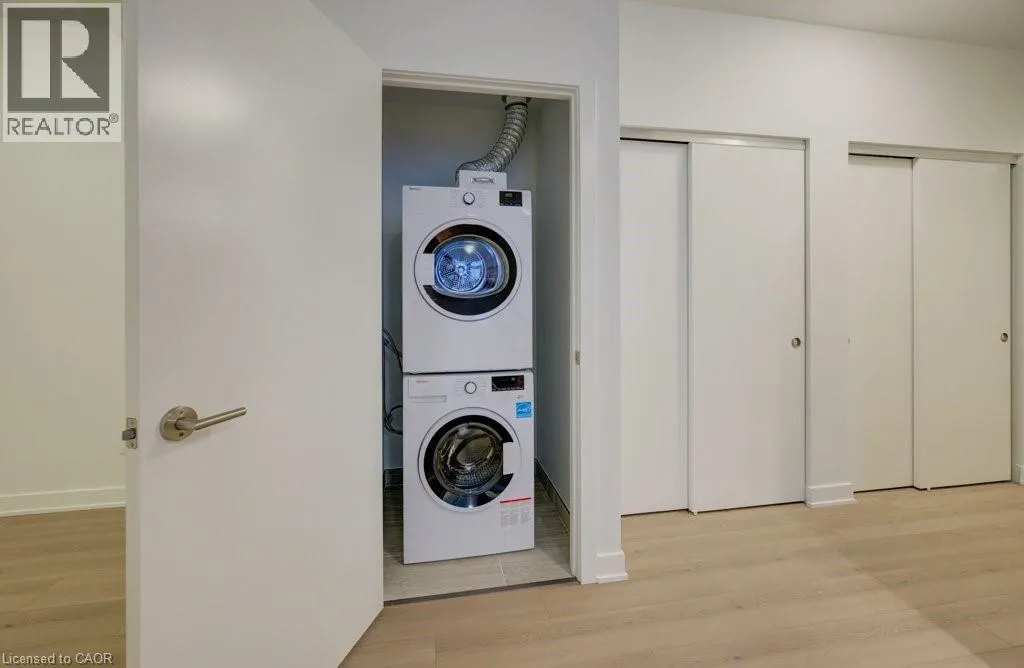 25 WELLINGTON Street S Unit# 1708, #1708