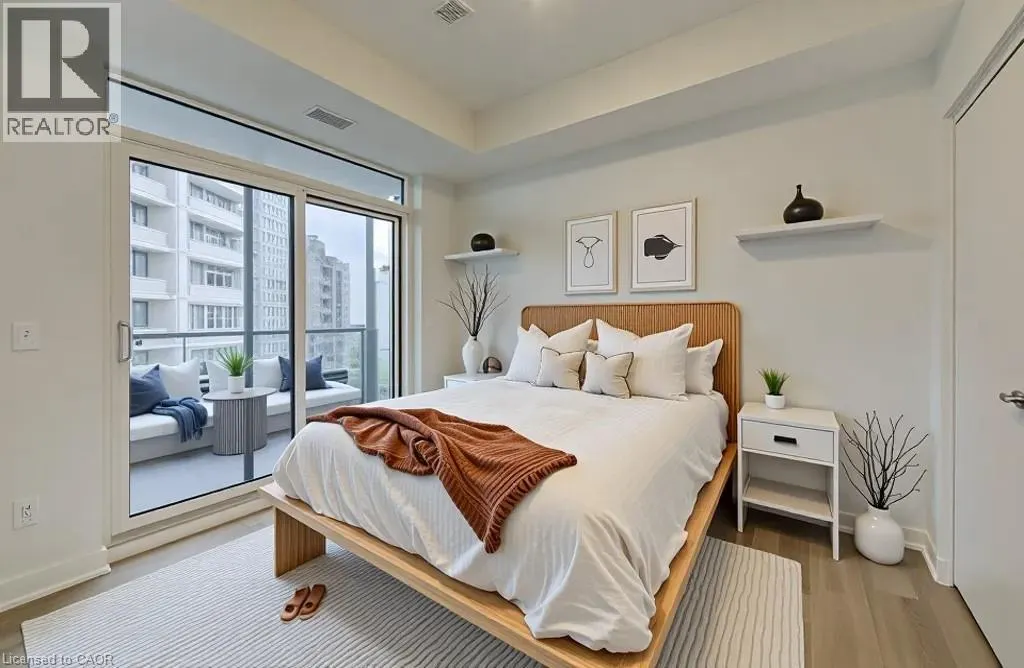 25 WELLINGTON Street S Unit# 1708, #1708