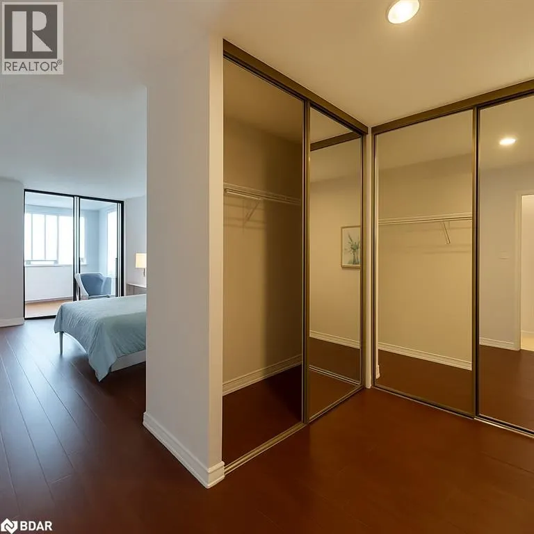 45 CARLTON Street Unit# PH11, #PH11