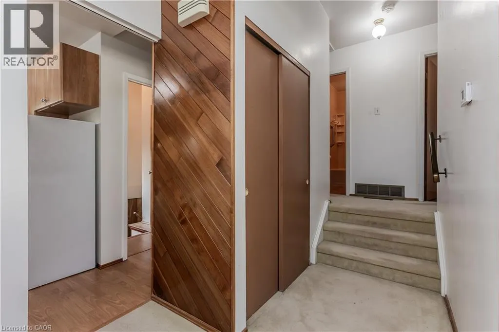 196 MENDEL Court