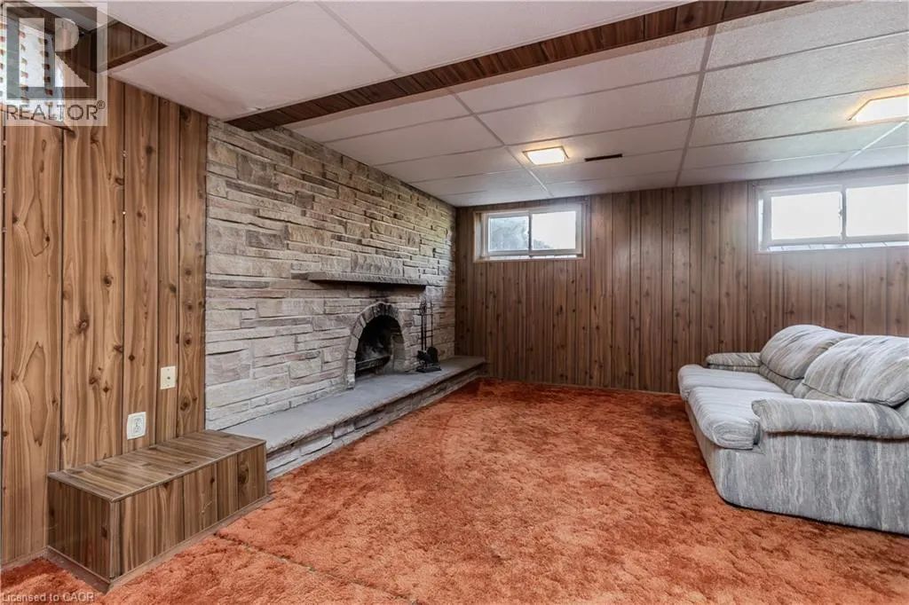 196 MENDEL Court