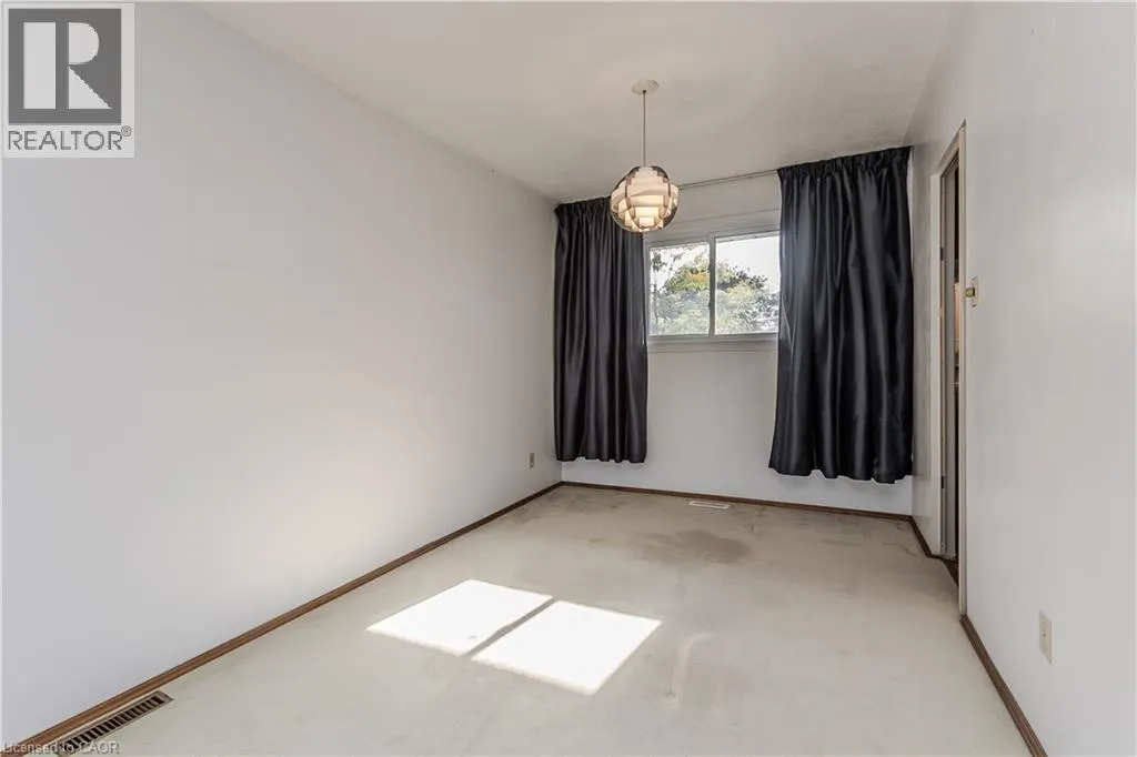 196 MENDEL Court