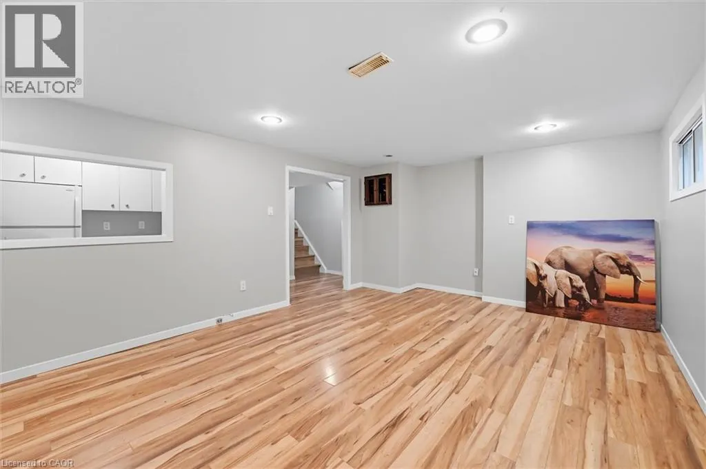 966 UPPER SHERMAN Avenue