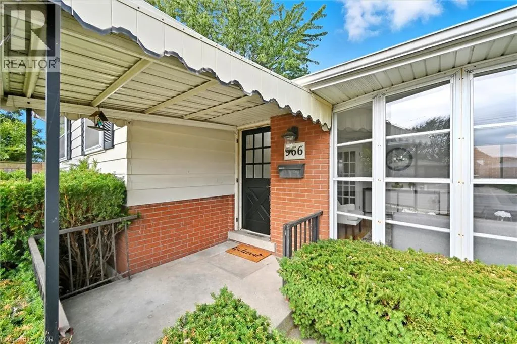966 UPPER SHERMAN Avenue