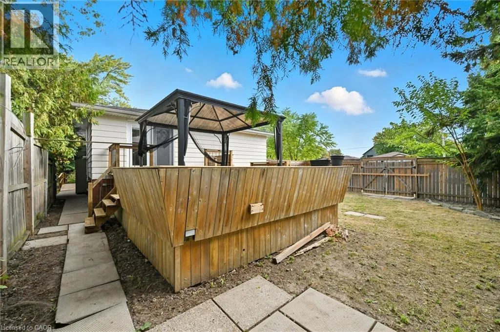 966 UPPER SHERMAN Avenue