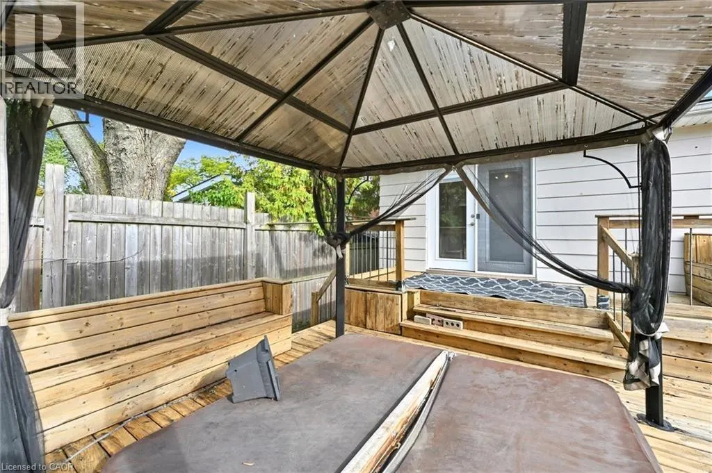 966 UPPER SHERMAN Avenue