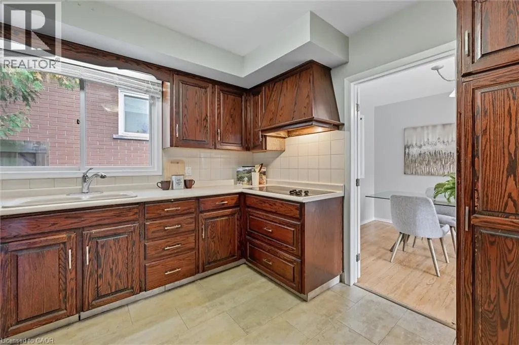 966 UPPER SHERMAN Avenue