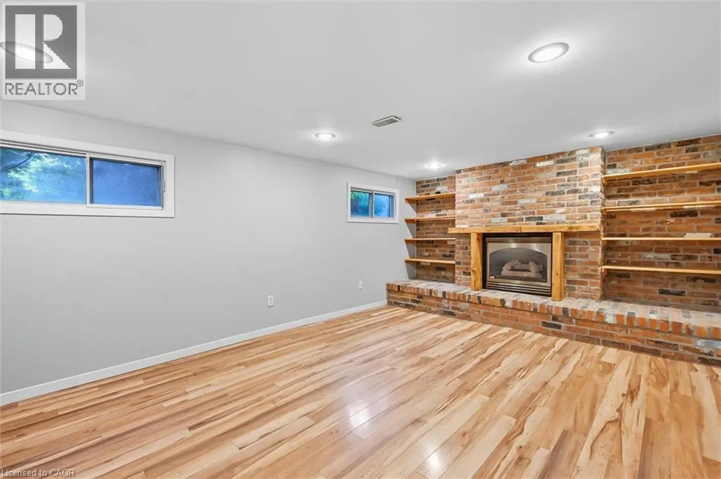 966 UPPER SHERMAN Avenue
