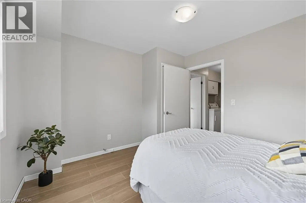 966 UPPER SHERMAN Avenue