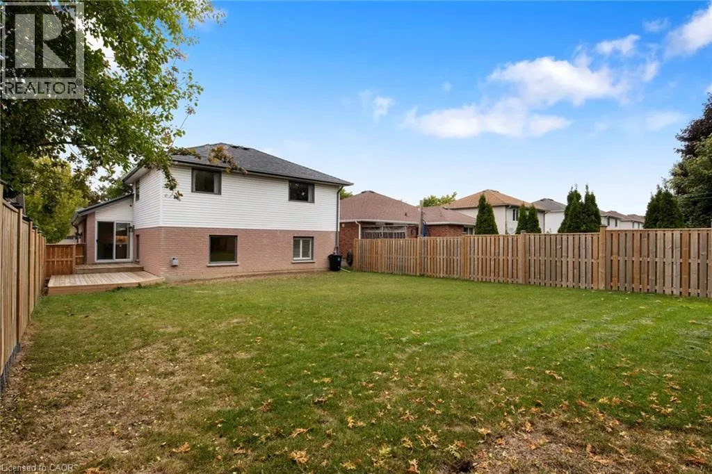 427 DANSBURY Drive