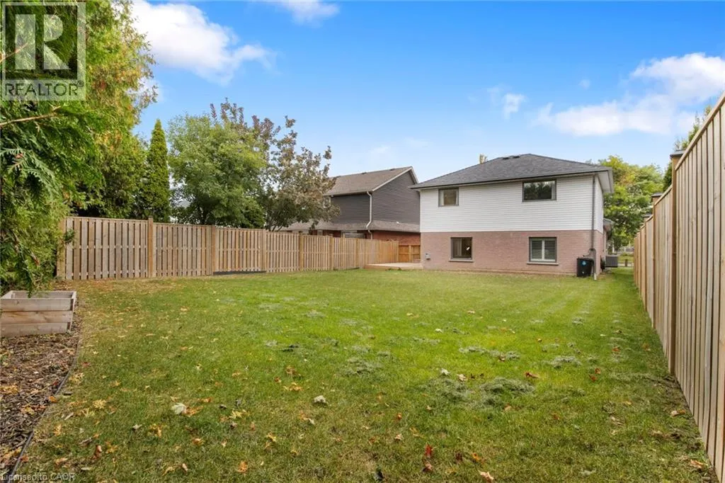 427 DANSBURY Drive
