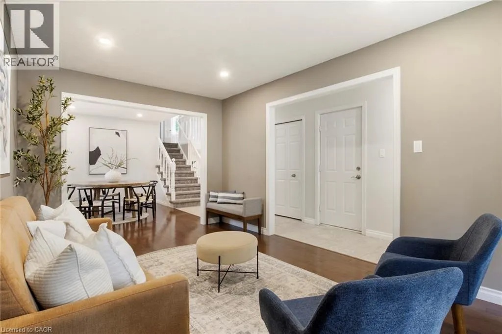 427 DANSBURY Drive