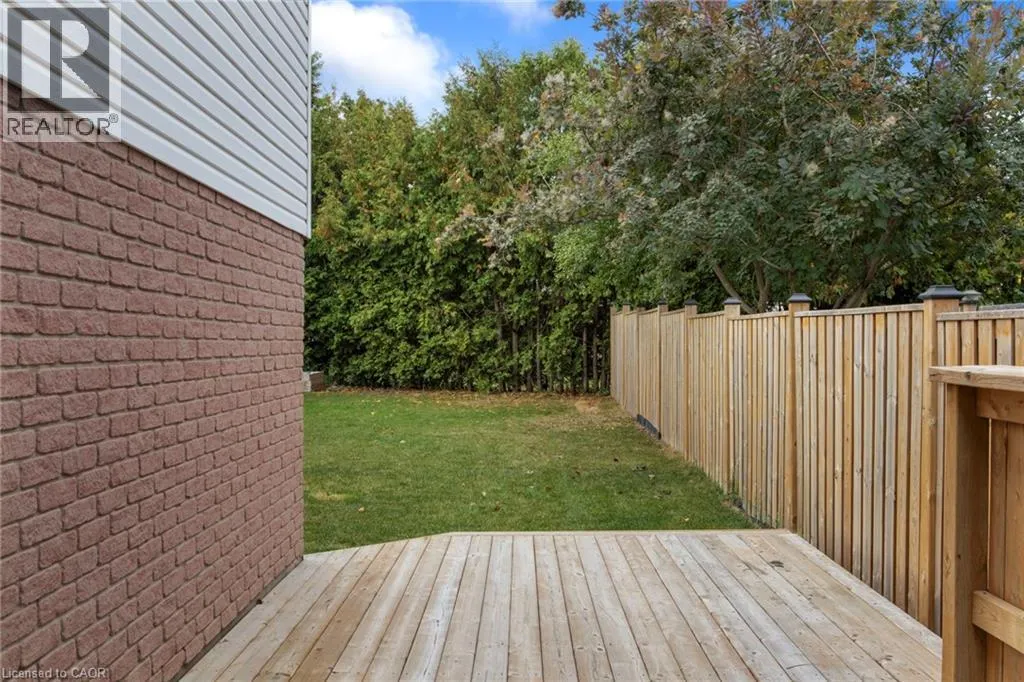 427 DANSBURY Drive