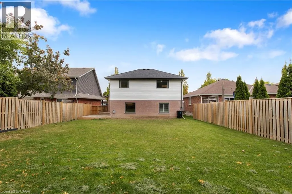 427 DANSBURY Drive