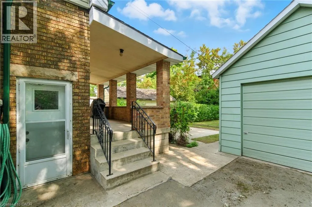 73 BALMORAL Avenue S