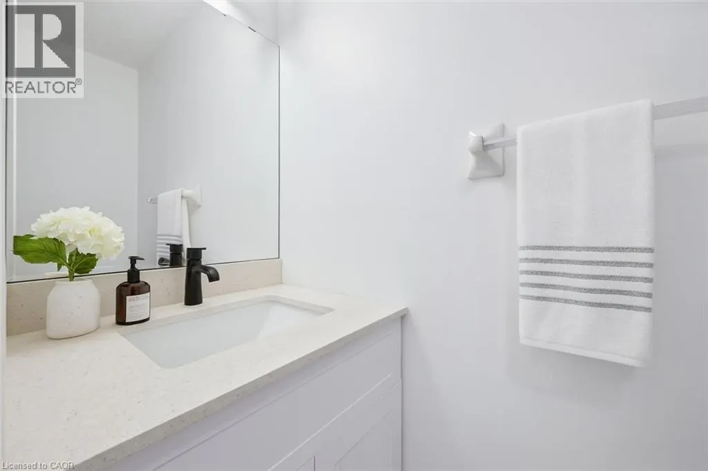 4 CARRINGTON Place