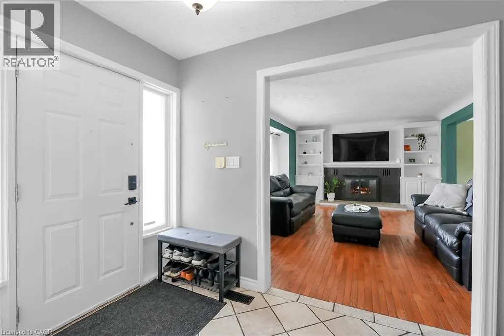2 THE MEADOWS Street