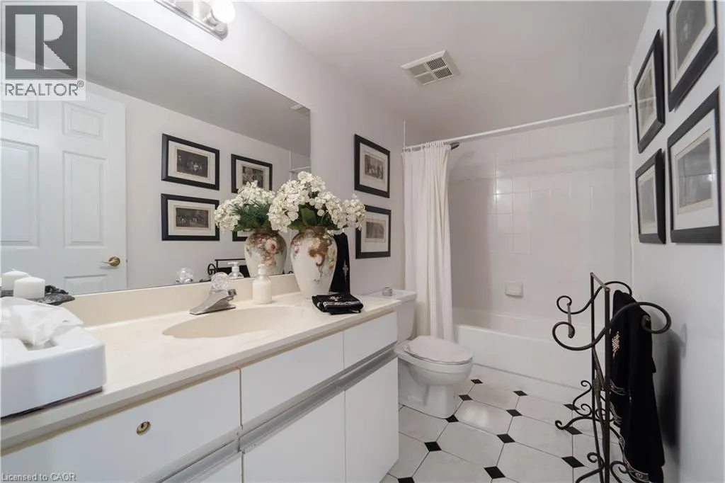 67 CAROLINE Street S Unit# 501, #501