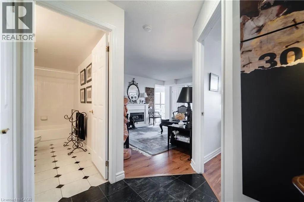 67 CAROLINE Street S Unit# 501, #501