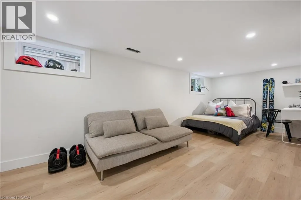100 DEKAY Street