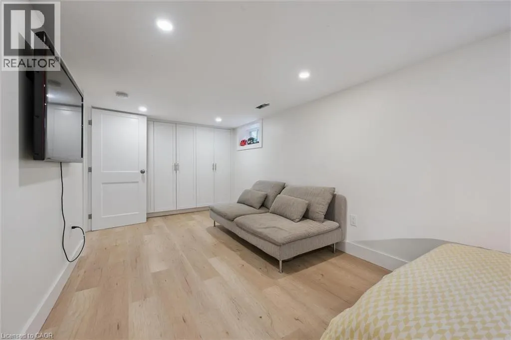 100 DEKAY Street