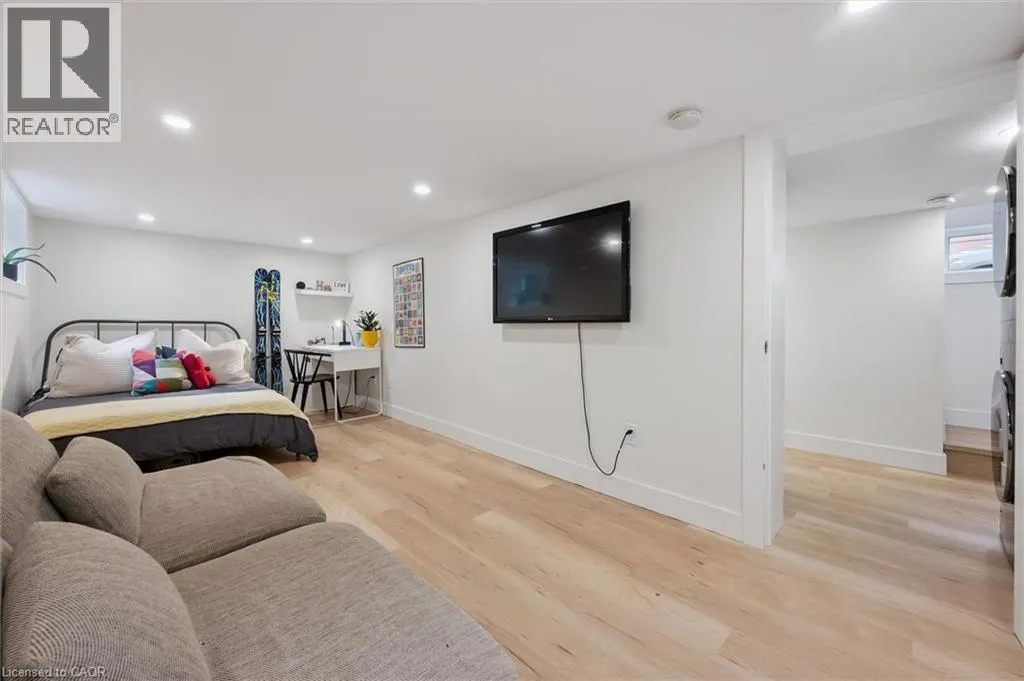 100 DEKAY Street
