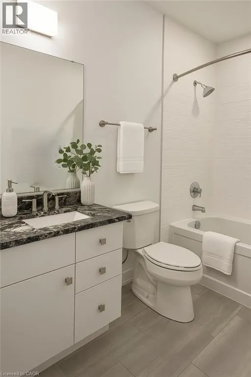 1975 FOUNTAIN GRASS DRIVE Drive Unit# 202, #202