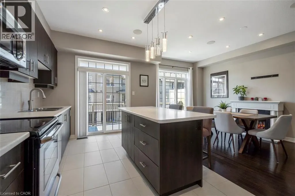 215 DUNDAS Street E Unit# 9, #9