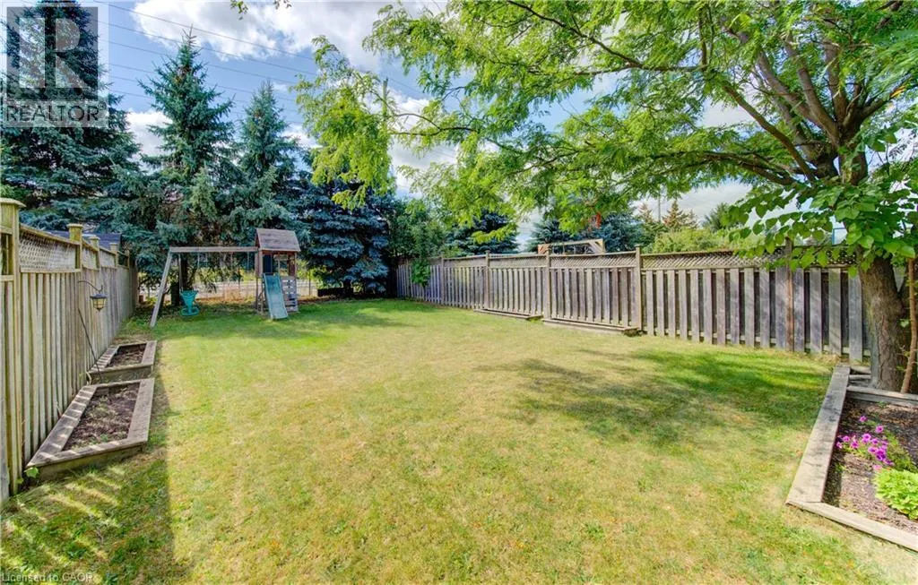579 COMMONWEALTH Crescent