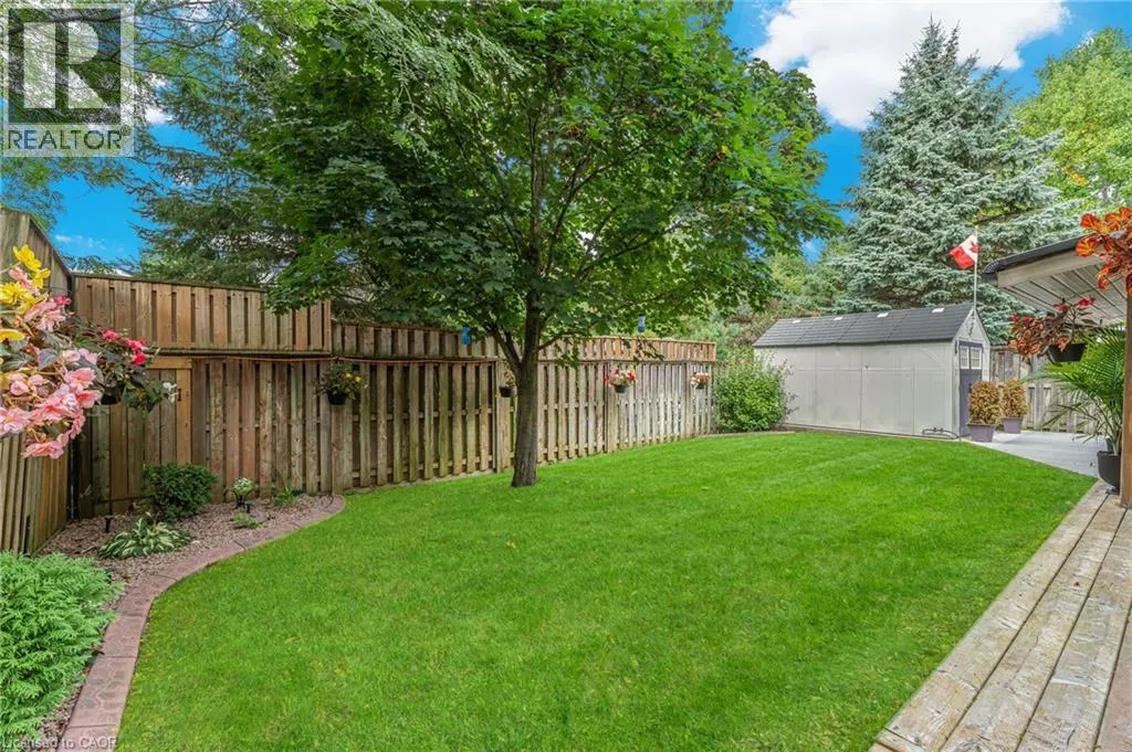 8 OAKRIDGE Boulevard
