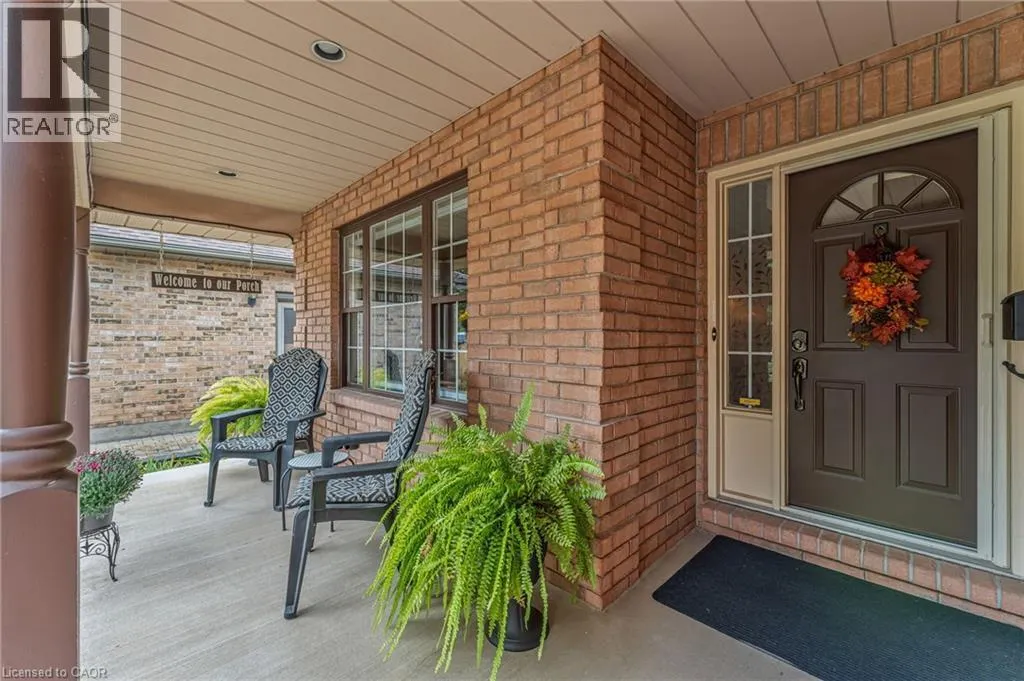 8 OAKRIDGE Boulevard